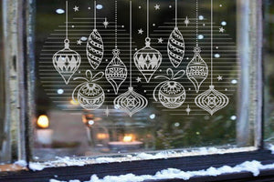 Plotterdatei "Christmas Balls" byseehasdesign - für weihnachtliche Dekorationen mit Folien auf Fenstern, Tischsets, Taschen und andere Oberflächen. Die Datei kann endlos an einander gereiht verarbeitet werden. Alle Elemente können in der beiliegenden variablen SVG Datei auch einzeln verarbeitet und ganz neu zusammen gesetzt werden. Die Plotterdatei ist für ein und mehrfarbige Folien-Arbeiten geeignet - Plottdatei - Plotter - Plotten - Plott - Merry Christmas/Weihnachten - Glückpunkt