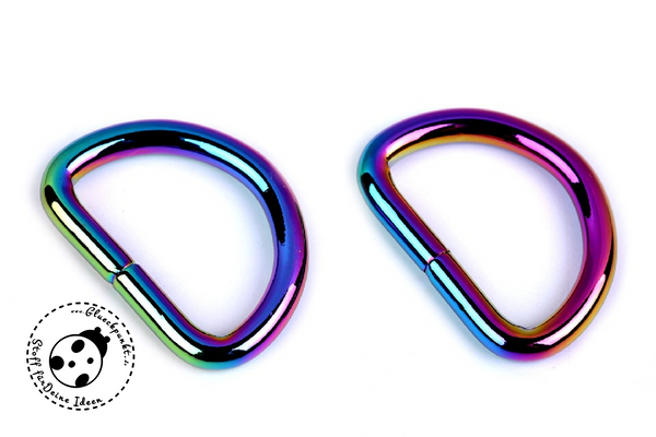 D-Ring-Set "Rainbow" - 2 Stück. Der Halbring hat einen Durchmesser von ca. 25 mm und ist extra dick. An der Verbindungsstelle ist er nicht verschweißt. D-Ringe eignen sich besonders zum Befestigen von Gurten an Taschen oder Handtaschen, sowie für die Herstellung von Hundeleinen oder Schnullerbändern. Halbring, Dring, D Ring - Nähen/Basteln - Glückpunkt.