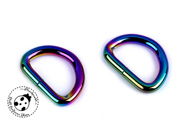 D-Ring-Set "Rainbow" - 2 Stück. Der Halbring hat einen Durchmesser von ca. 15 mm und ist extra dick. An der Verbindungsstelle ist er nicht verschweißt. D-Ringe eignen sich besonders zum Befestigen von Gurten an Taschen oder Handtaschen, sowie für die Herstellung von Hundeleinen oder Schnullerbändern. Halbring, Dring, D Ring - Nähen/Basteln - Glückpunkt.