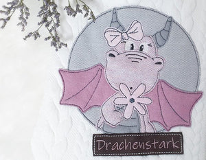 Stickdatei - "Drachenstark Mädchen + Drachstark Stickpatch 16x26" - Stuff-Deluxe