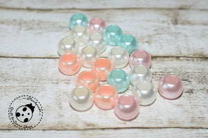 Hoodie-Perlen "Little" in verschiedenen Farbstellungen.  Gekauft wird ein Set bestehend aus 4 Perlen aus Kunststoff.  Perlen eignen sich wunderbar als Endstücke an Kordeln, Verzierungen, oder auch als Schmuckperlen etc. 